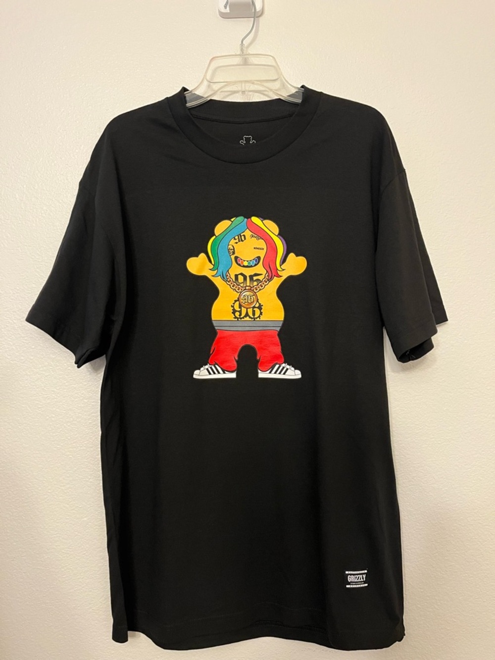 NWOT Grizzly Grip Tape Graphic Tee Black Rainbow Bear Shirt Size L